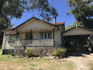 Cherry Blossom Cottage - Beechworth-Getaways - Phillip Island Accommodation